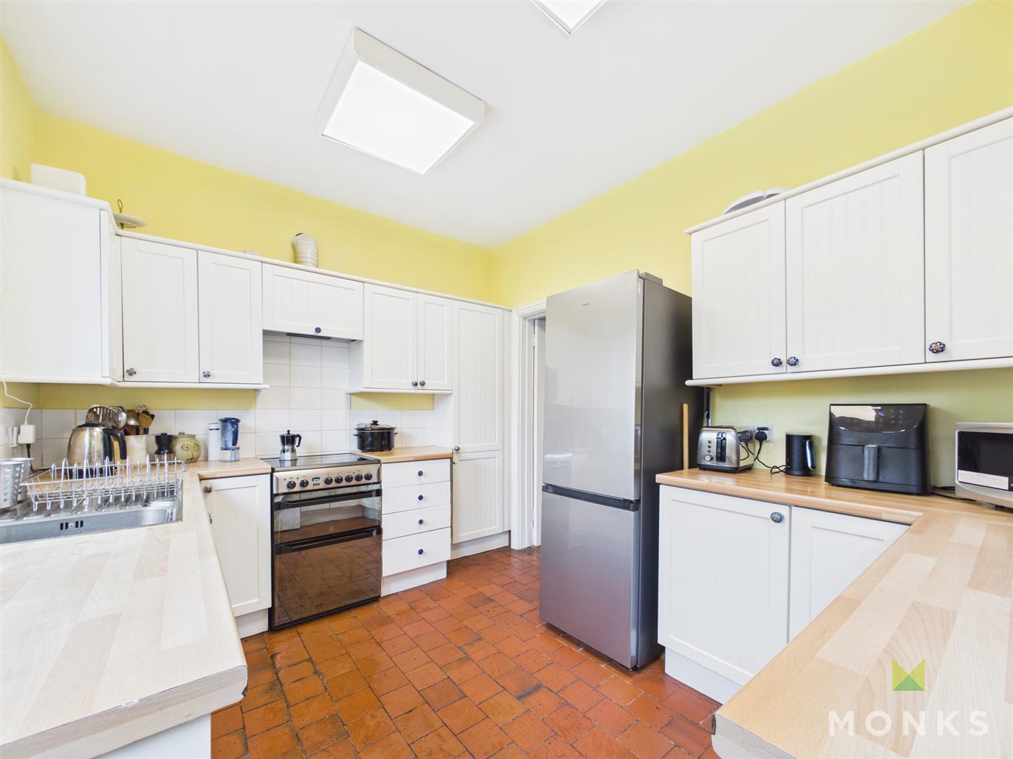 8 Holbache Road, Oswestry, SY11 1RP For Sale